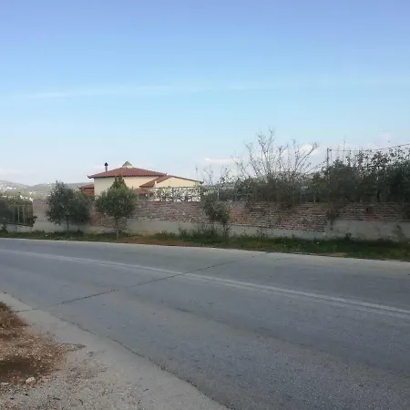 Country Near Athens - Airport *